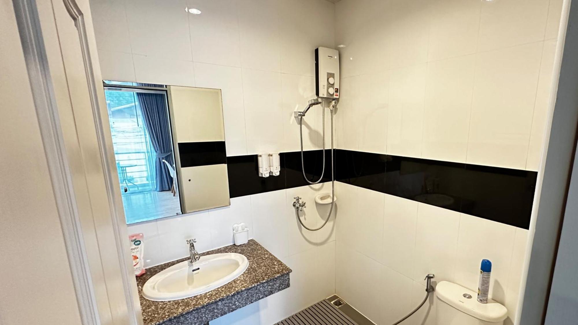 Auriflex House Bed & Breakfast Krabi town Exterior foto